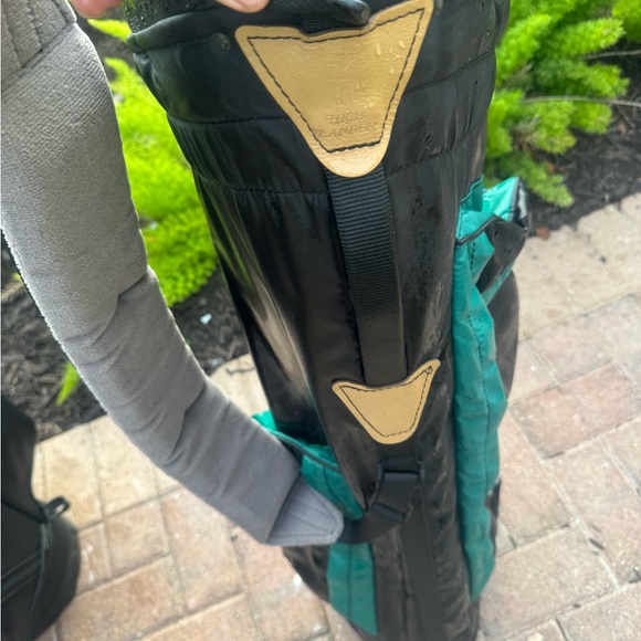 highlander golf carry bag with club dividers and shoulder strap . - Picture 4 of 9